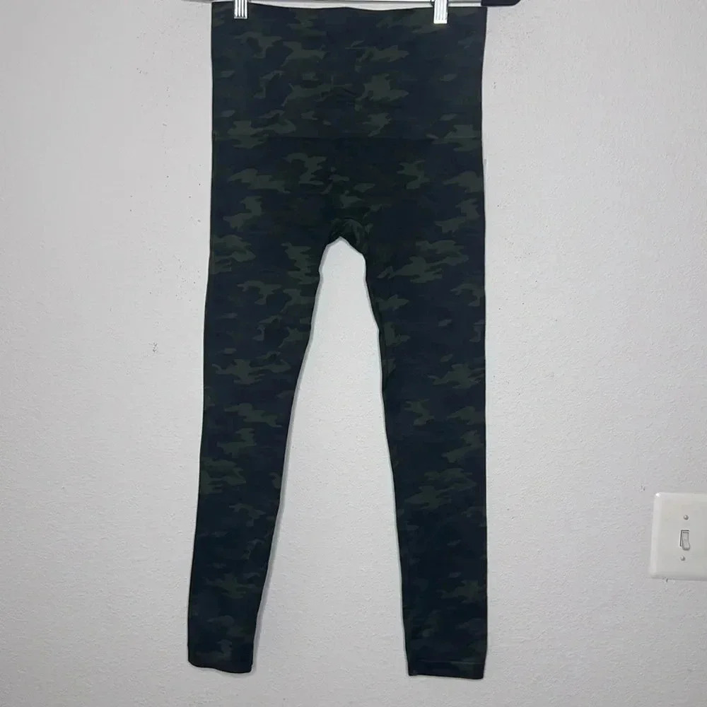 Spanx NWOT look at me green camo leggings plus size 1X - Picture 2 of 4